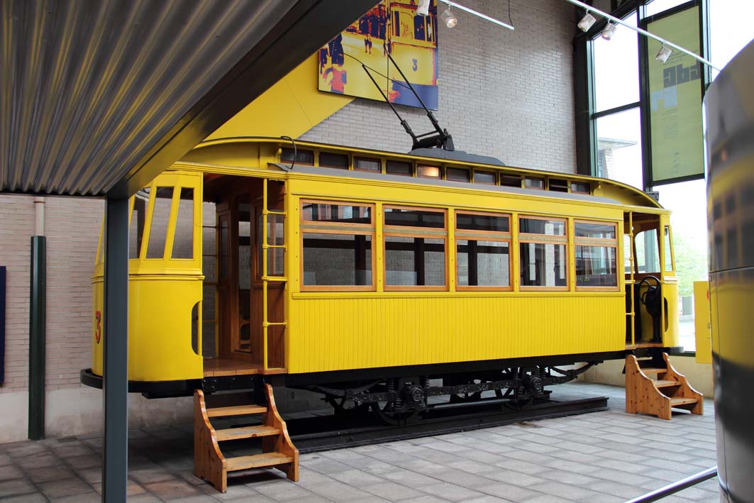Tren Amarillo