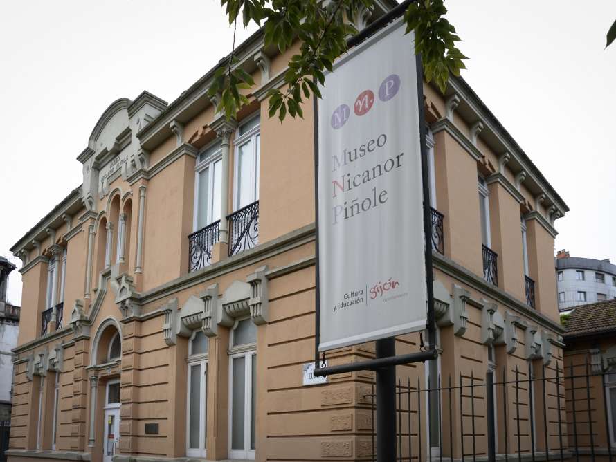 Gijon_Museo_Nicanor_Piñole