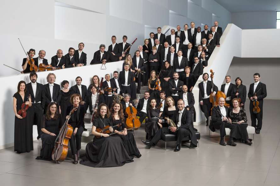 Músicos en una orquesta