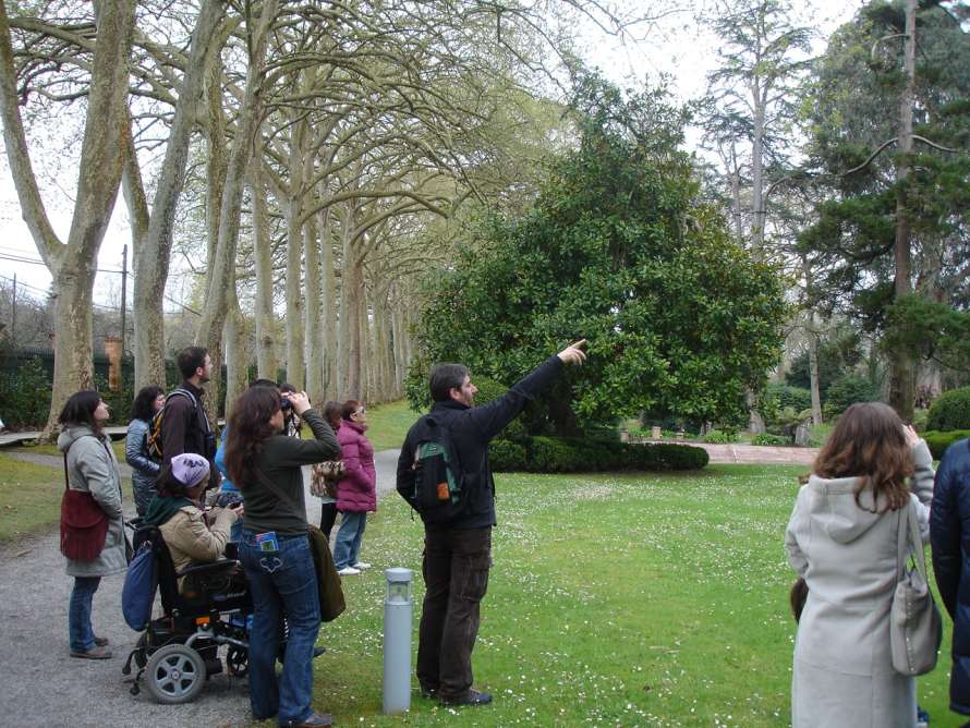 Grupo de gente en el Jardín Botánico
