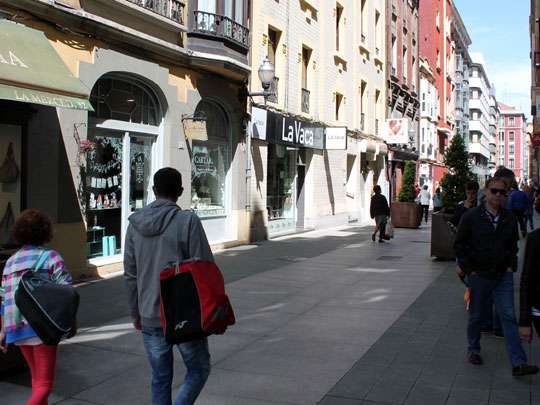 Calle comercial en el centro de Gijón