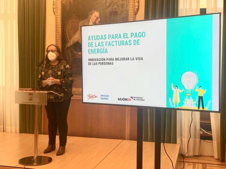 La concejala Natalia González presenta las Ayudas para el pago de facturas de energía 
