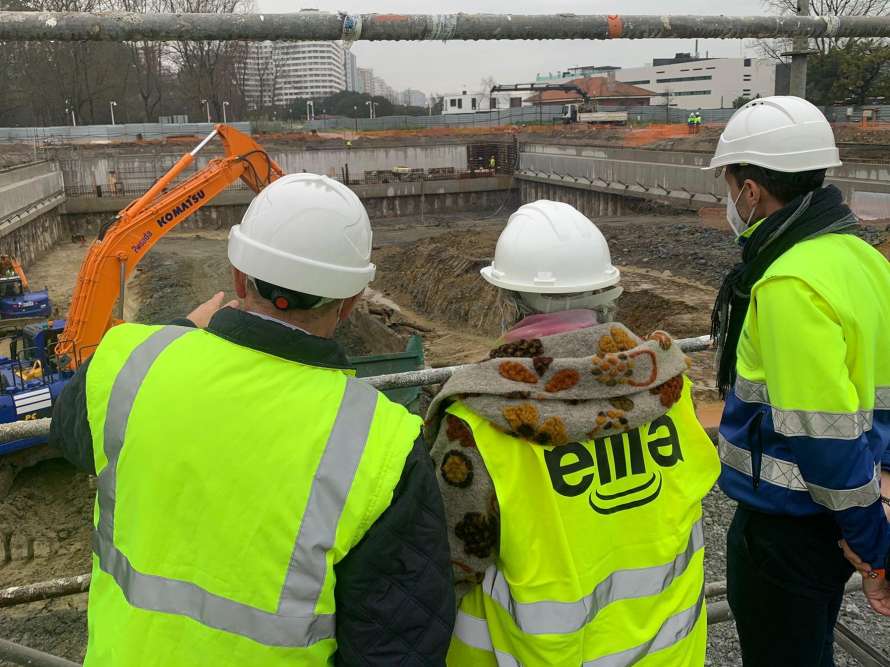 Visita de la Alcaldesa a las obras del Pozo de Tormentas de Hermanos Castro