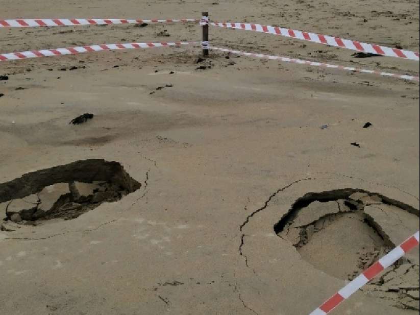 Hundimientos en la playa de Poniente