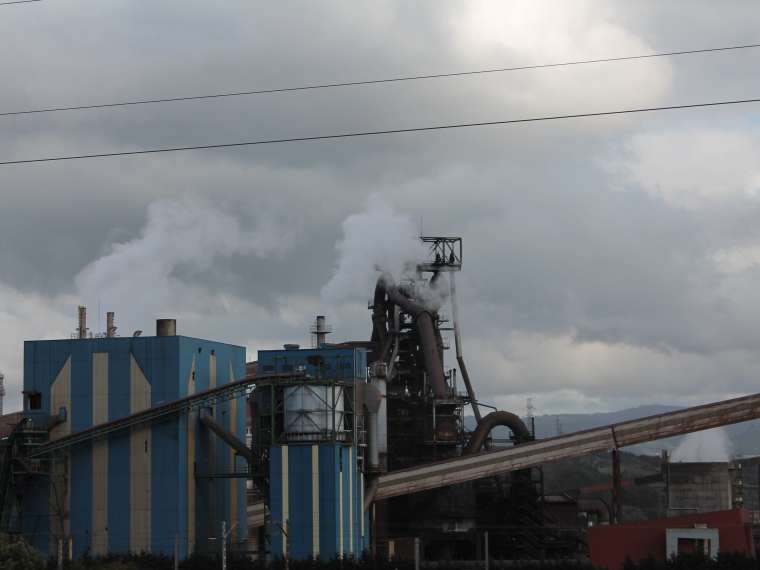 Instalaciones de Arcelor-Mittal en Gijón