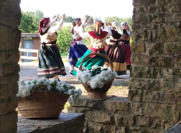 Arte en la Calle. Fontaciera. Grupo folclórico EL TURRUXÓN