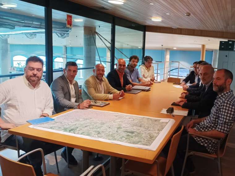 Reunión en la concejalía de Medio Ambiente con la directiva del Real Grupo de Cultura Covadonga