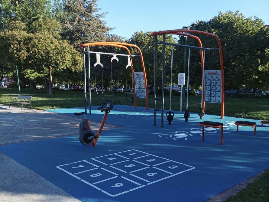 Juegos en el parque Juan Negrín