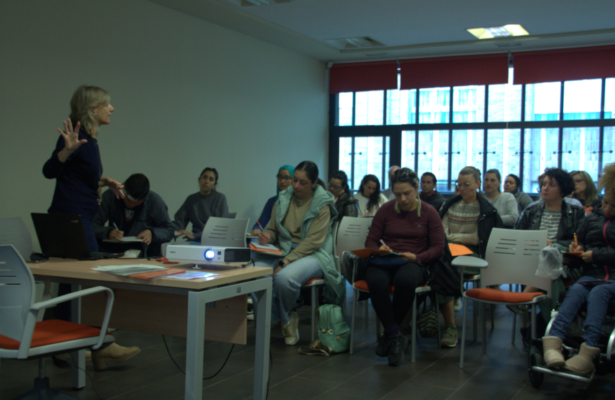 talleres formación imigrantes no universitaria