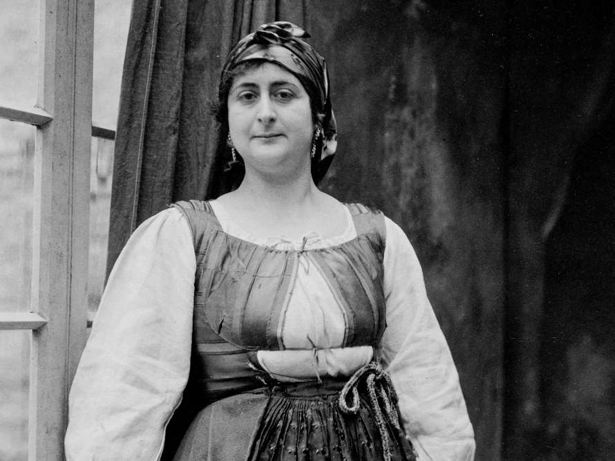 Xustiyu o justillo de cortinilla. Ruth Matilda Anderson, 1925