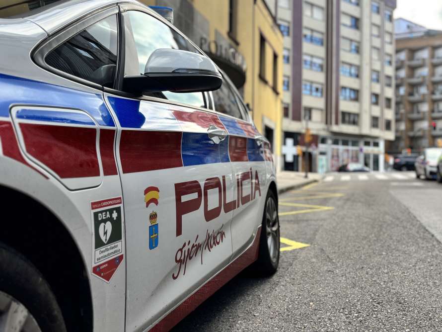 COCHE DE LA POLICÍA LOCAL