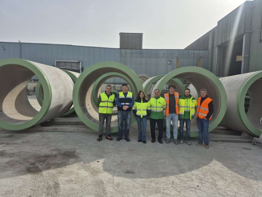 Delegación de la EMA en la fábrica de tubos