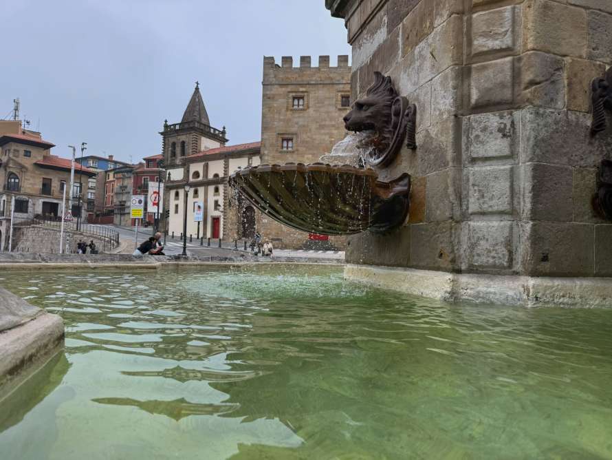 FUENTE DE PELAYO PLAZA MARQUES.JPEG