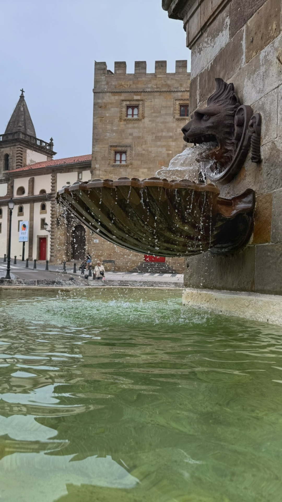 Fuente de Pelayo en la plaza del Marqués
