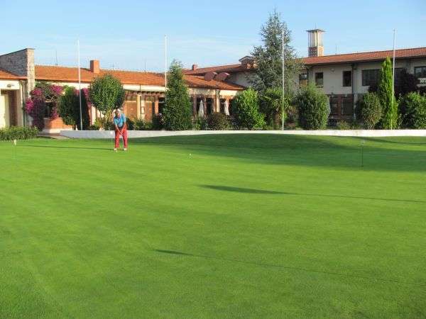 Vistas exteriores del campo de golf