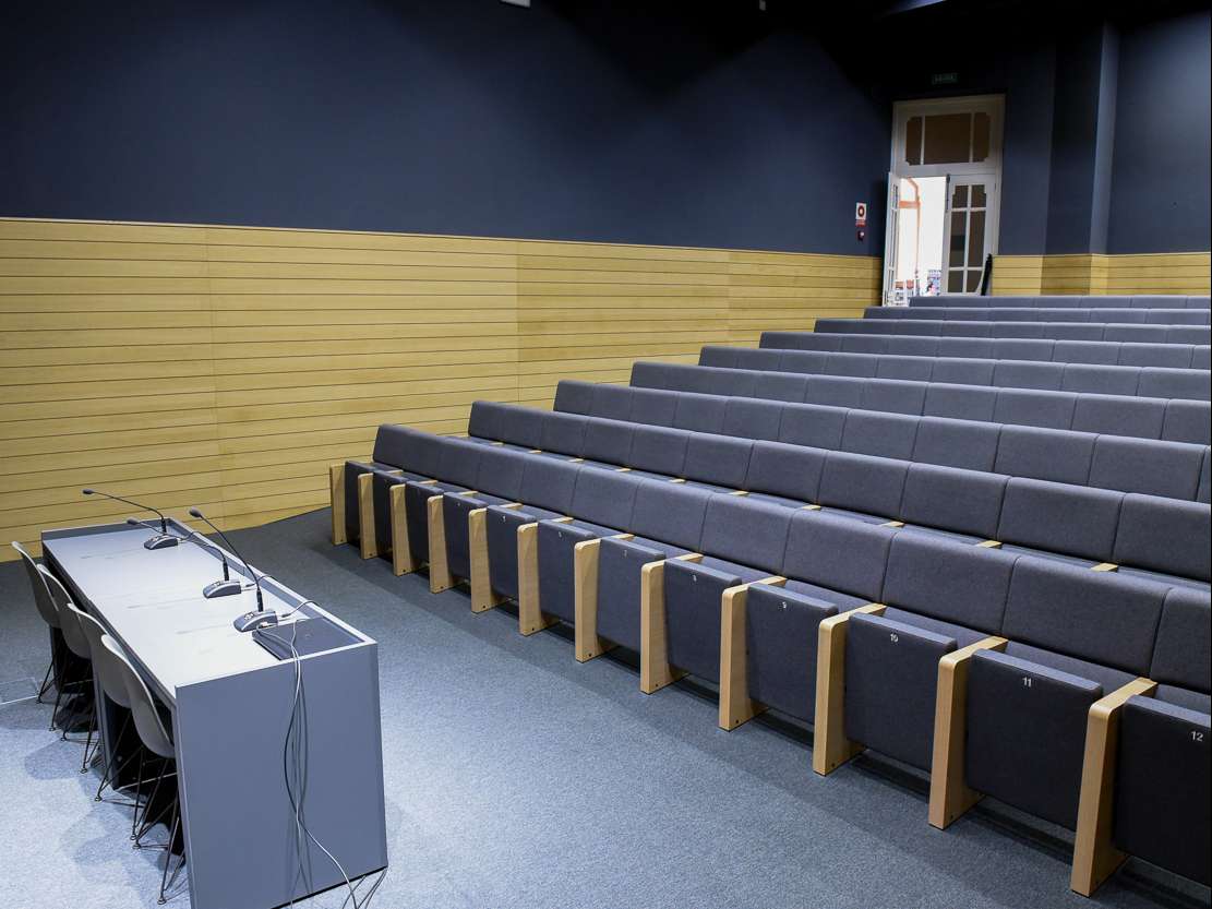 interior de la escuela de comercio