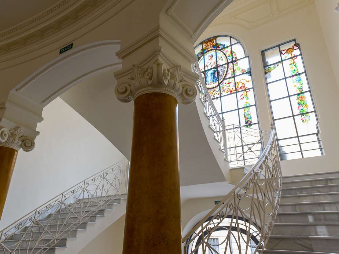 interior de la escuela de comercio