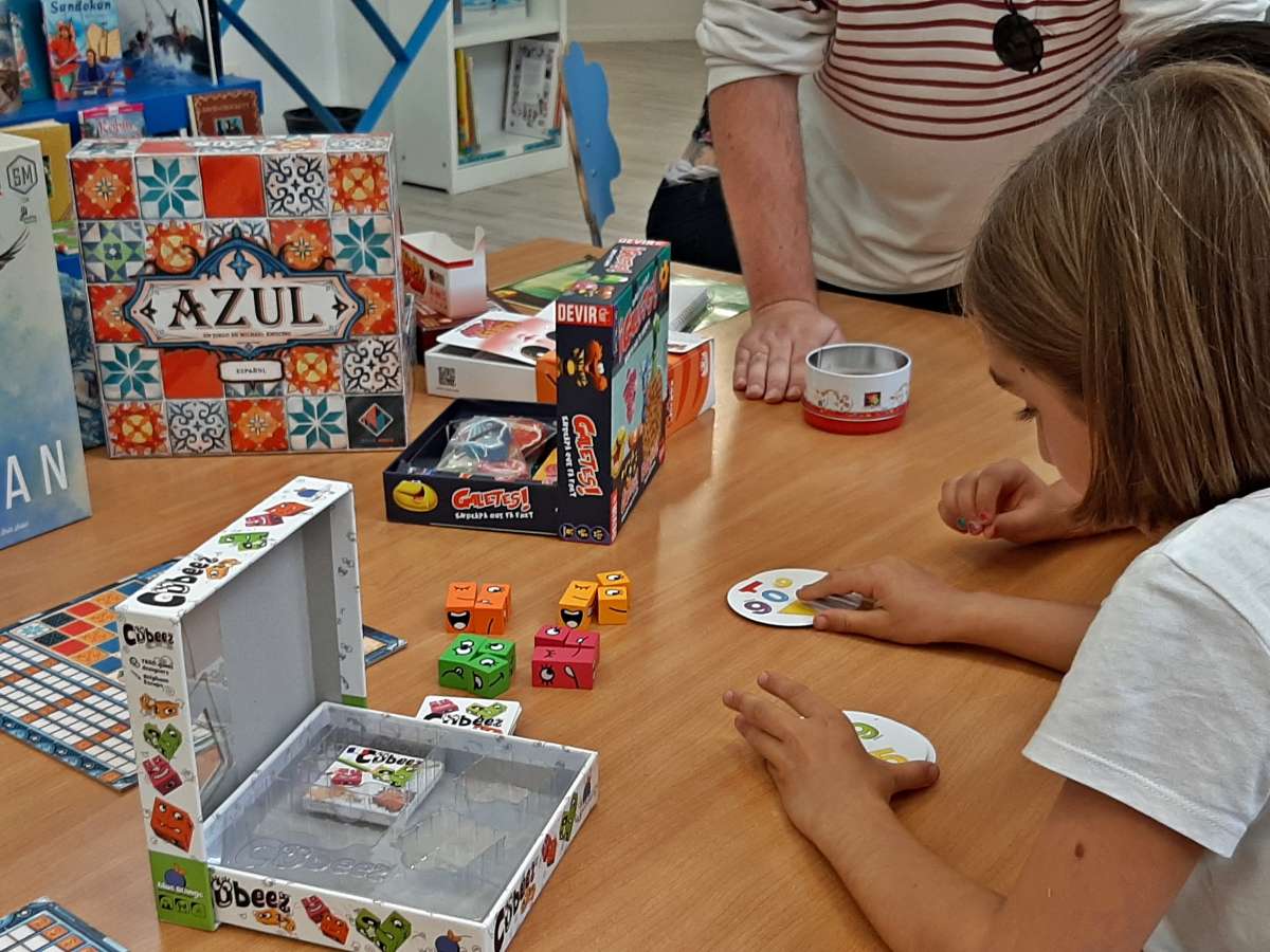 juego de mesa en las bibliotecas