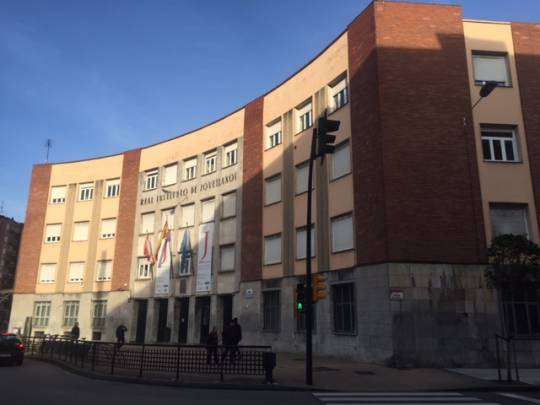 Fachada principal del instituto Jovellanos.