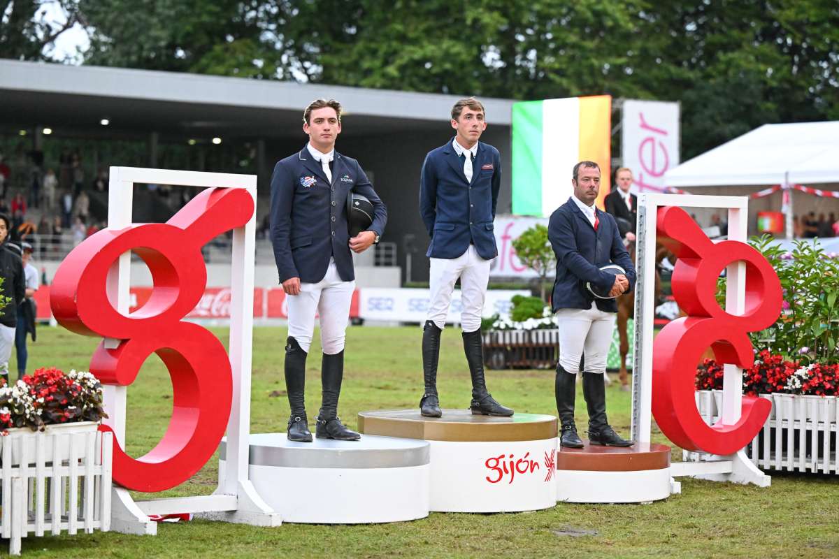 El podium de la prueba final de los CSI Gijon 2023