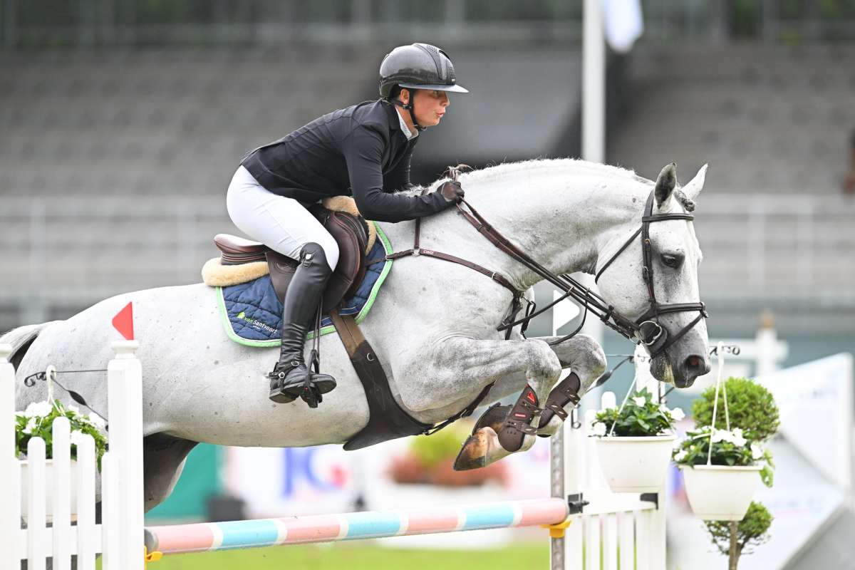 La holandesa Mel Thijssen completamdo la prueba del CSI YH