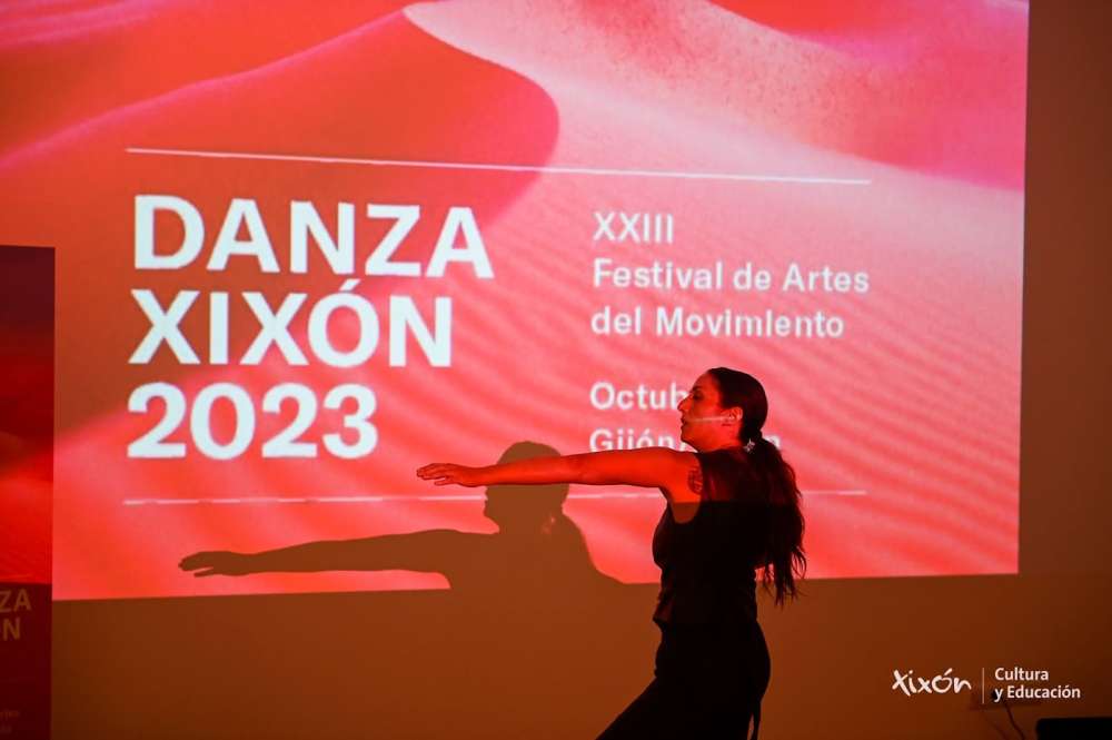 Bailarina en la presentación de Danza Xixón
