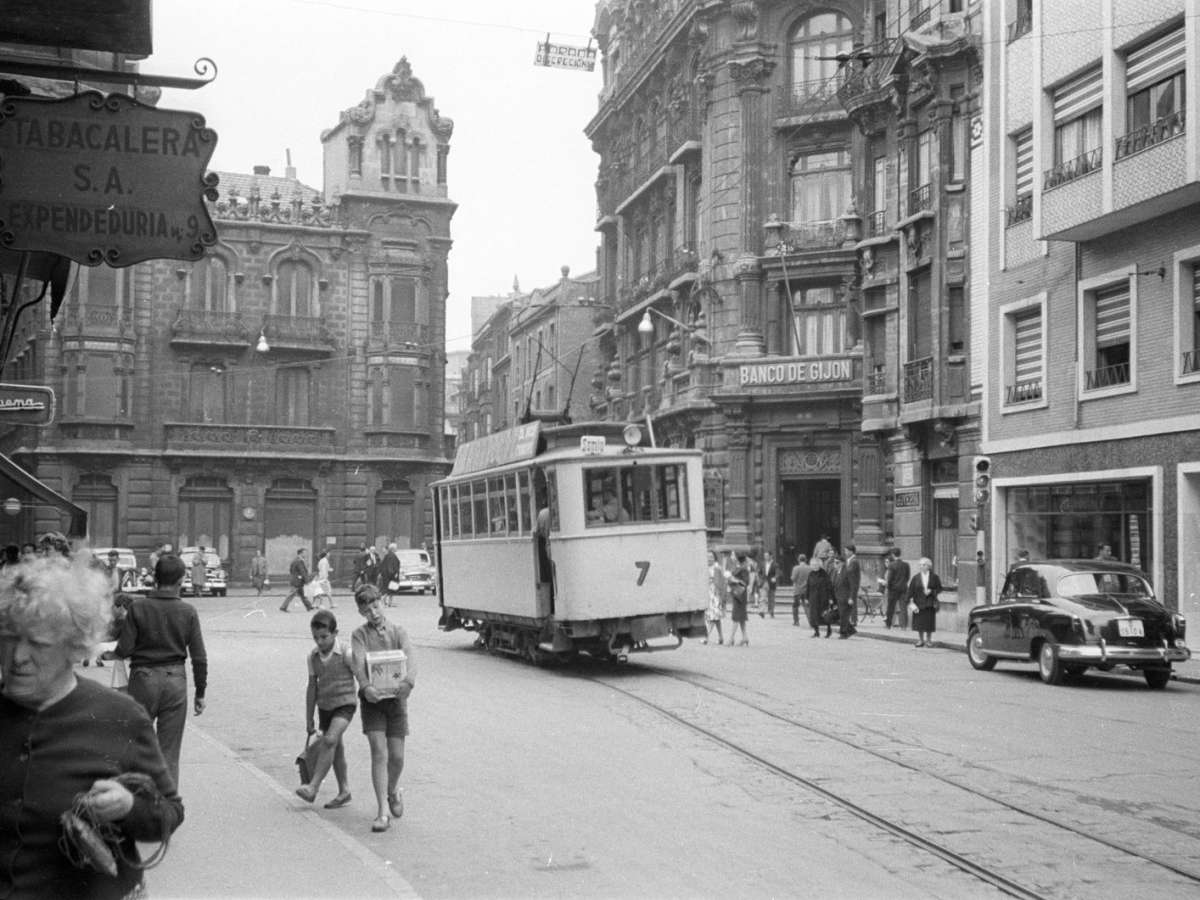 Exposición Museo_Ferrocarril-Asturias-FondosFotográficos-Moros-1962
