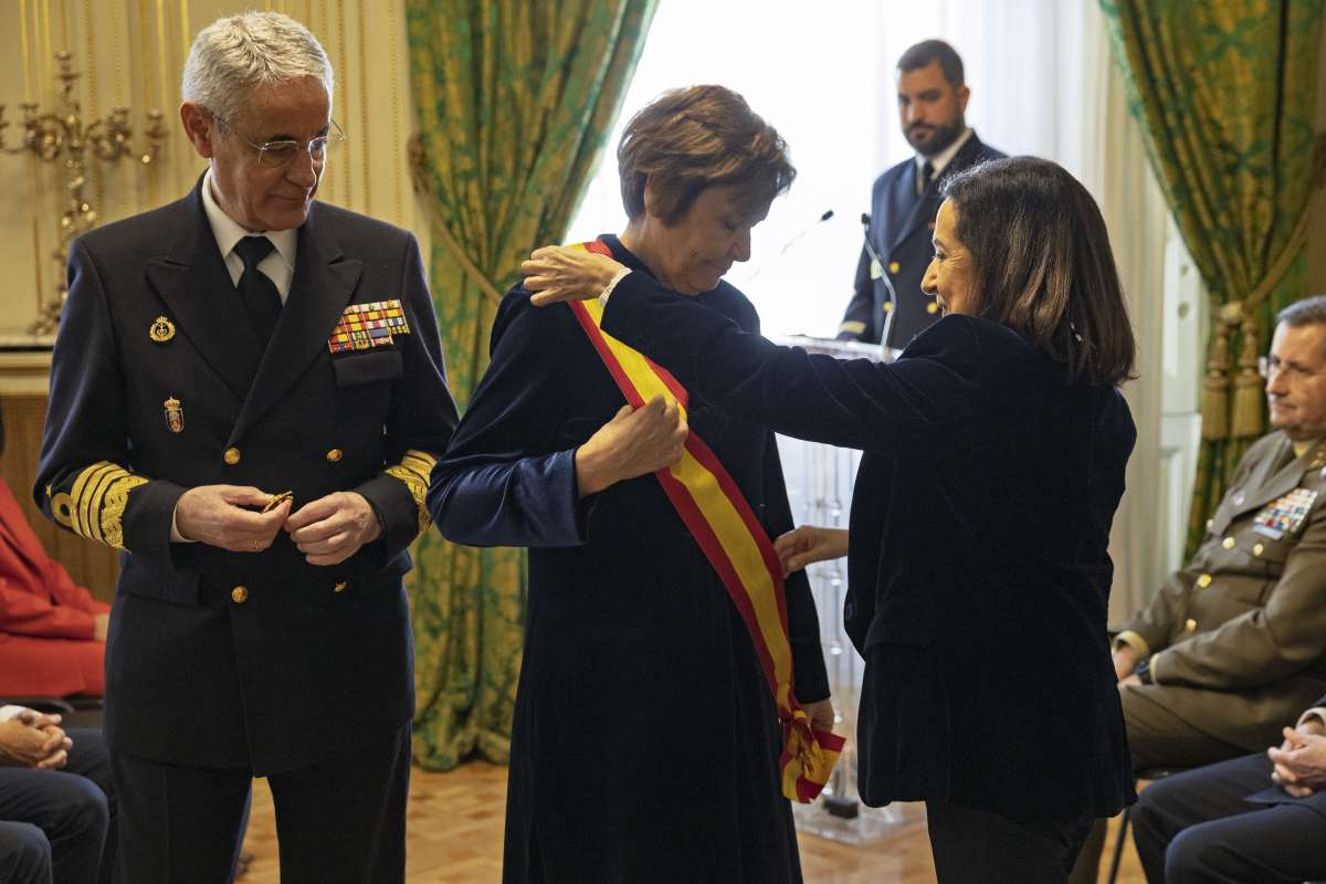 Carmen Moriyón Cruz Merito Naval